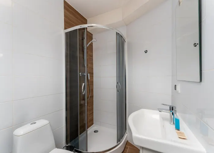 Traugutta Cozy By Bookinghost *