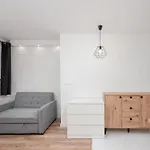 Traugutta Cozy By Bookinghost *