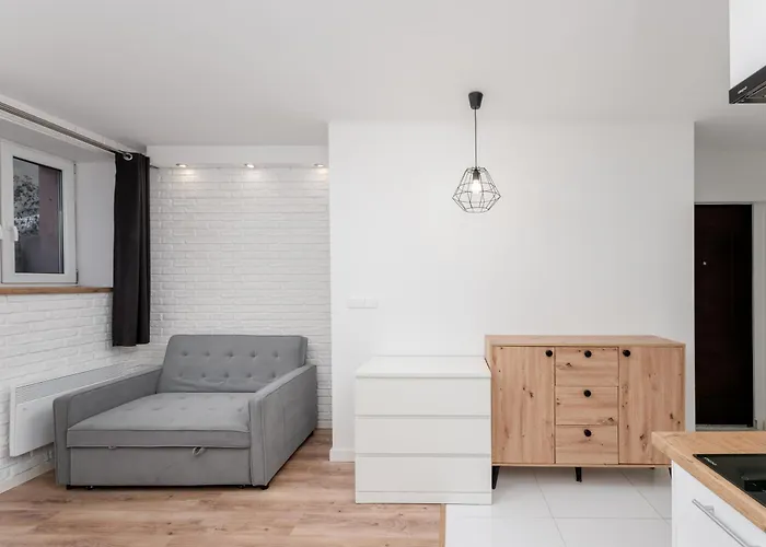 Traugutta Cozy By Bookinghost *